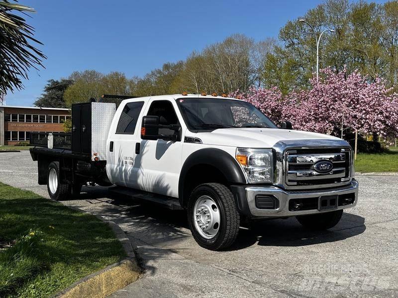 Ford F-550 Platós / Ponyvás teherautók