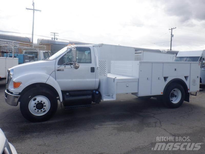 Ford F-750 Közúti karbantartó haszongépek