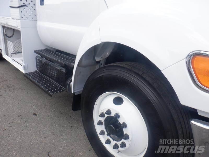 Ford F-750 Közúti karbantartó haszongépek