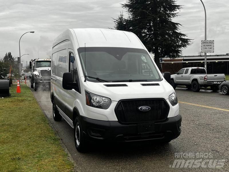 Ford Transit Transporterek
