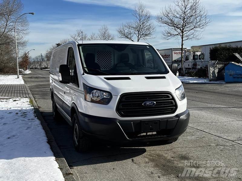 Ford Transit Transporterek