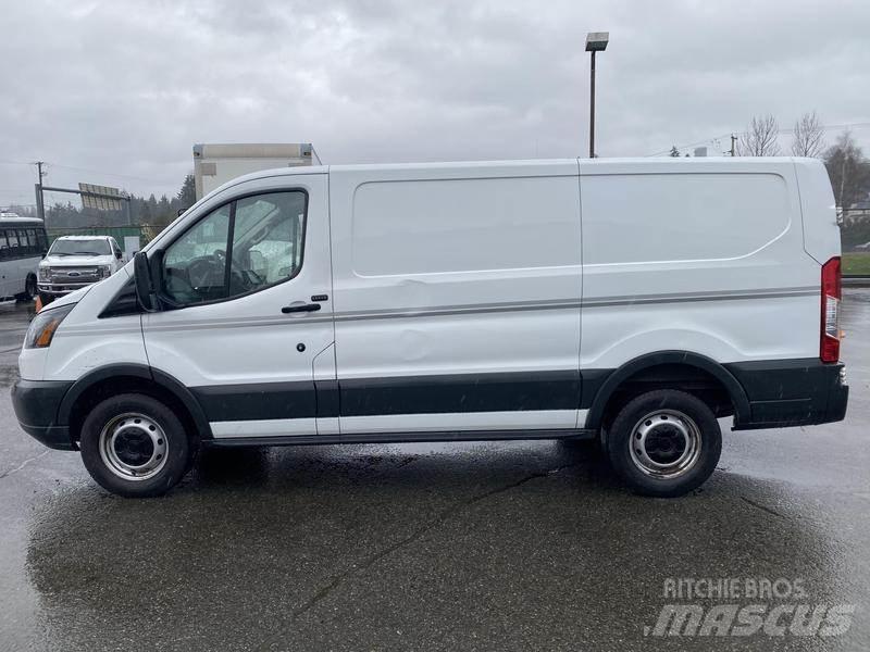 Ford Transit Transporterek