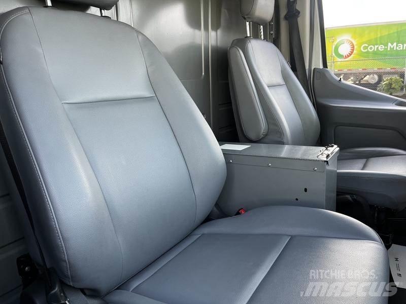 Ford Transit Transporterek