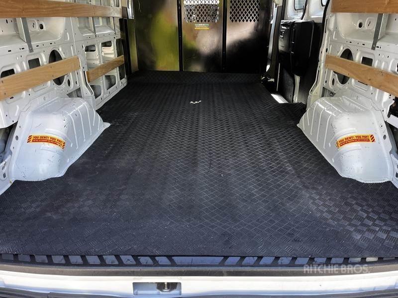 Ford Transit Transporterek