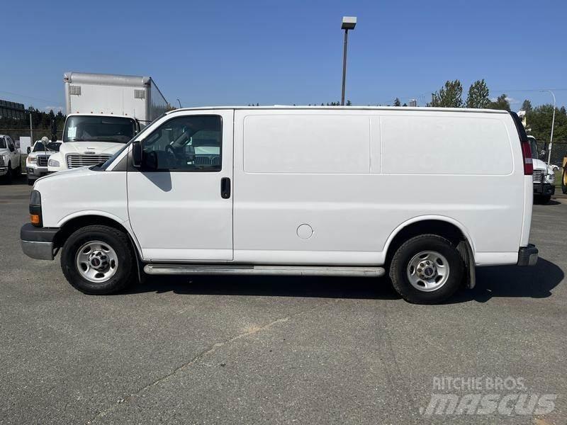 GMC Savana Transporterek