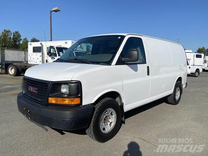 GMC Savana Transporterek