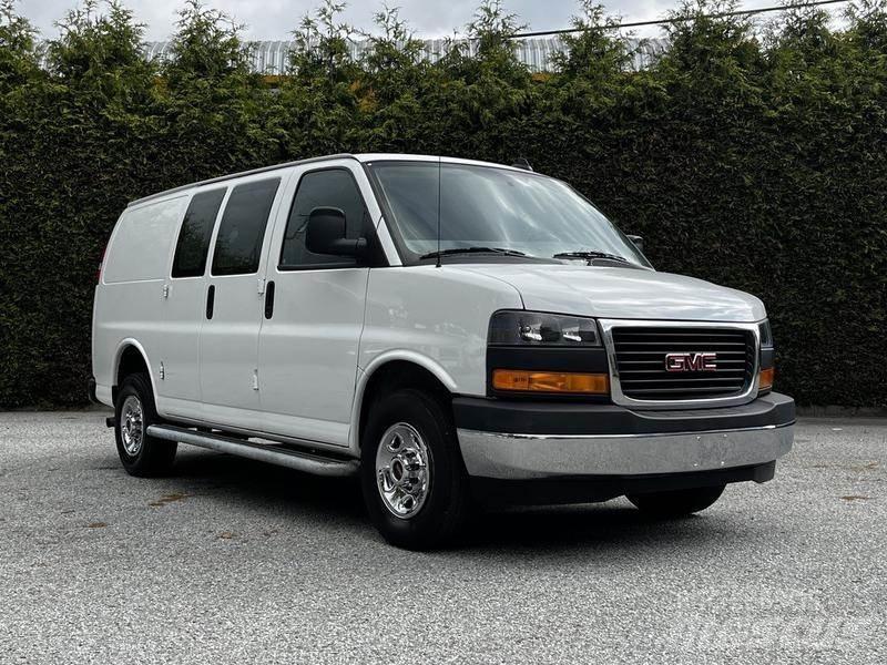 GMC Savana Transporterek