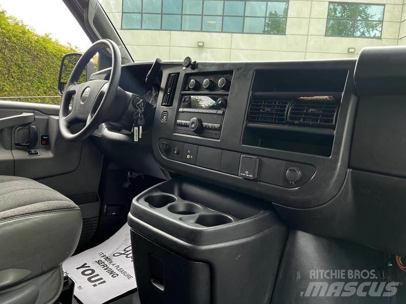 GMC Savana Transporterek