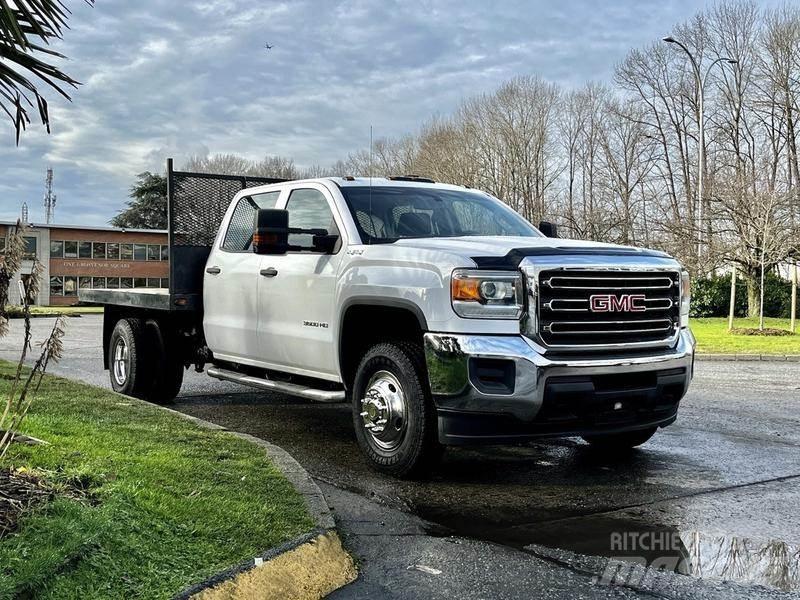 GMC Sierra 3500HD Platós / Ponyvás teherautók