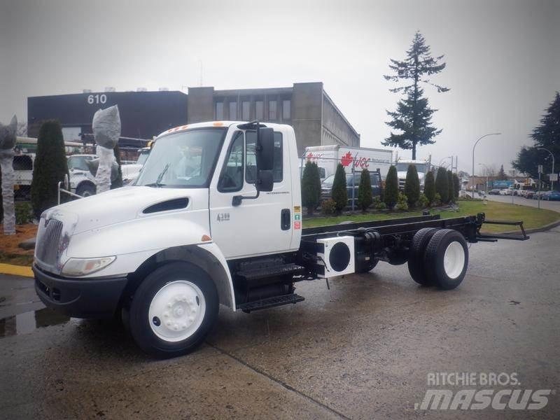 International 4300 Fülkés alváz