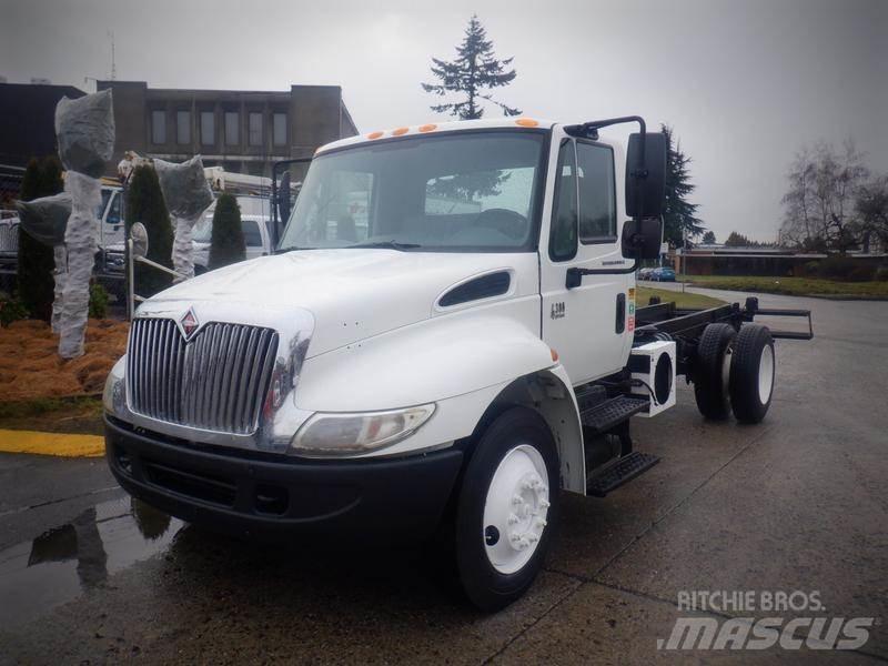 International 4300 Fülkés alváz