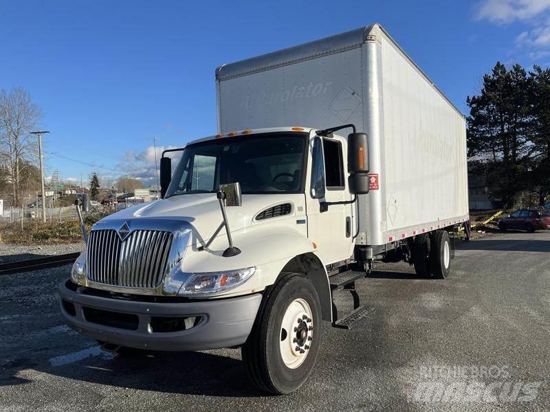 International 4300 Transporterek