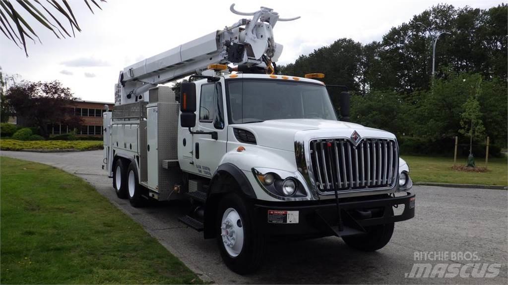 International 7400 Egyéb