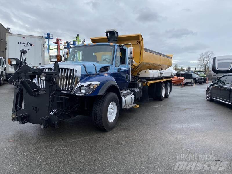 International 7400 Hóeltakarítók