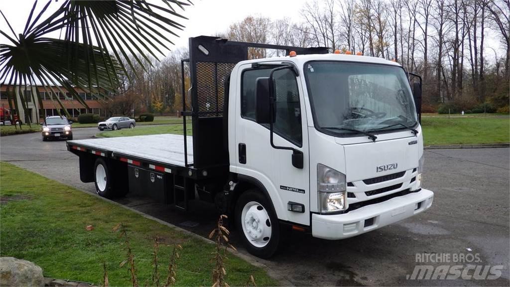 Isuzu NPR Platós / Ponyvás teherautók