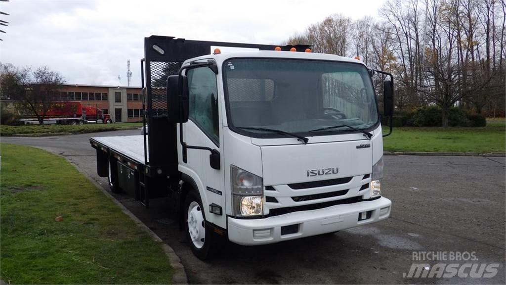 Isuzu NPR Platós / Ponyvás teherautók