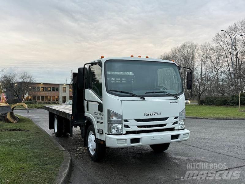 Isuzu NPR Platós / Ponyvás teherautók