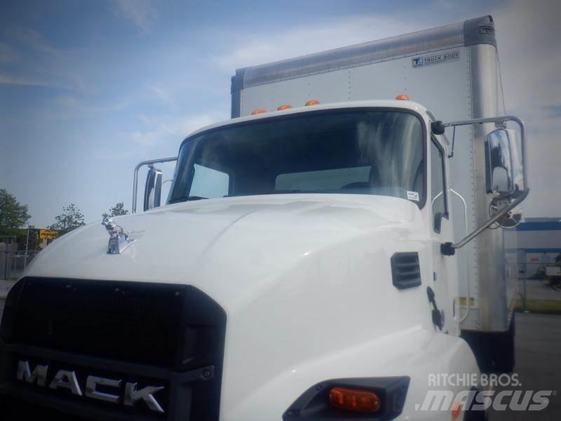 Mack MD Transporterek