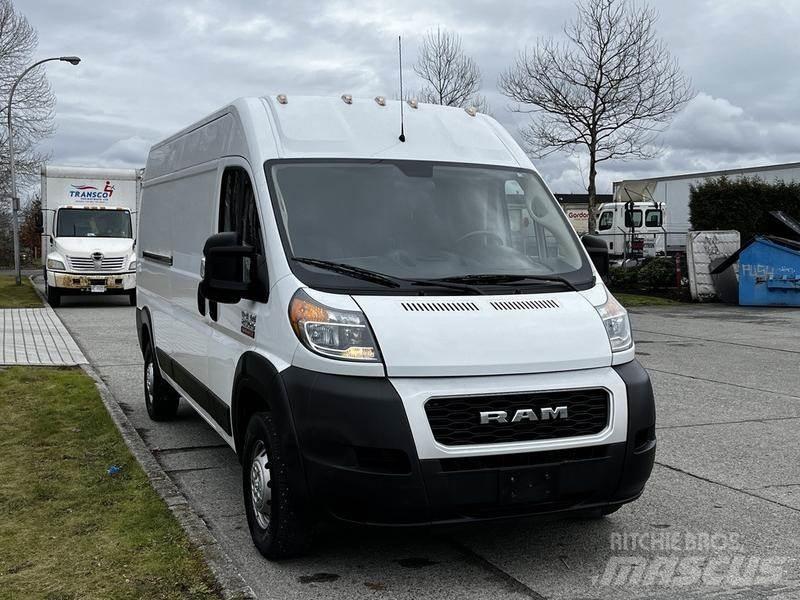 RAM Promaster Transporterek