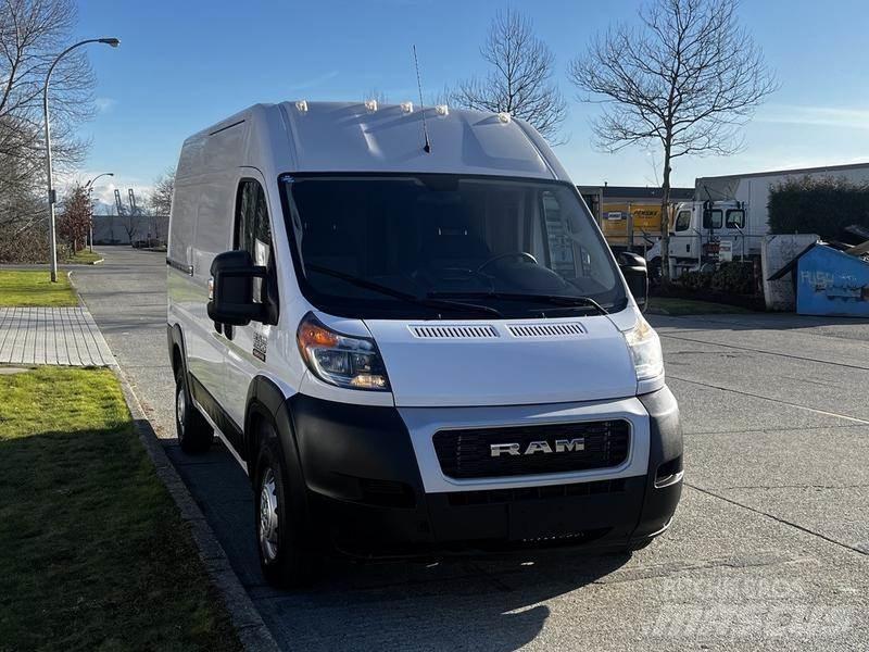 RAM Promaster Transporterek