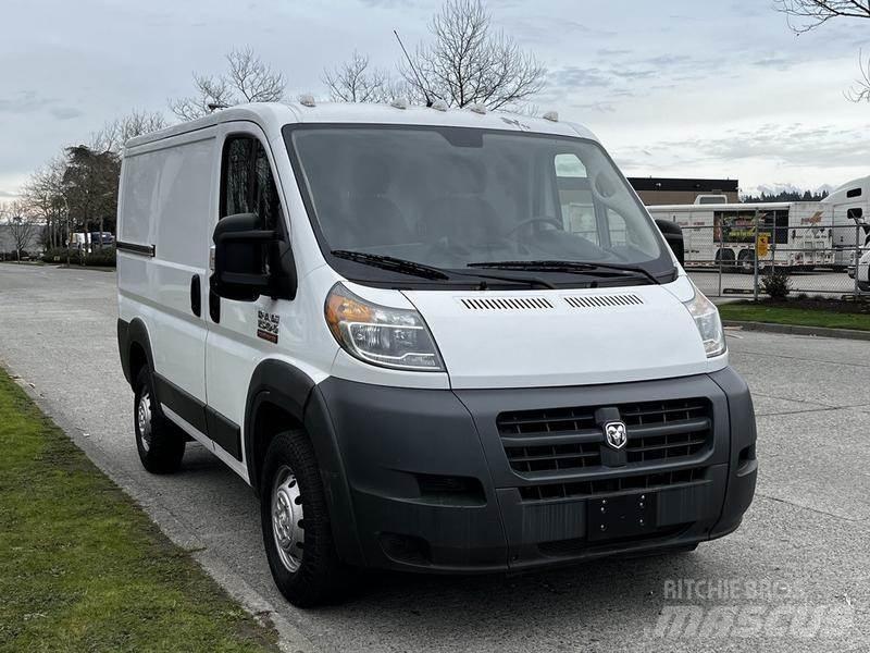 RAM Promaster Transporterek