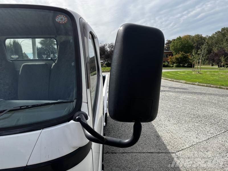 Toyota Toyoace Platós / Ponyvás teherautók