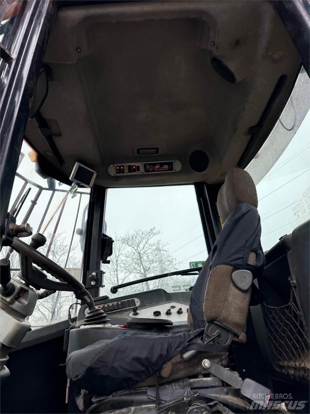 JCB 436HT Gumikerekes homlokrakodók