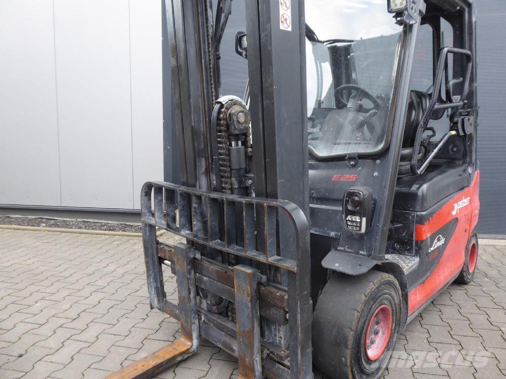 Linde E25-01 Elektromos targoncák