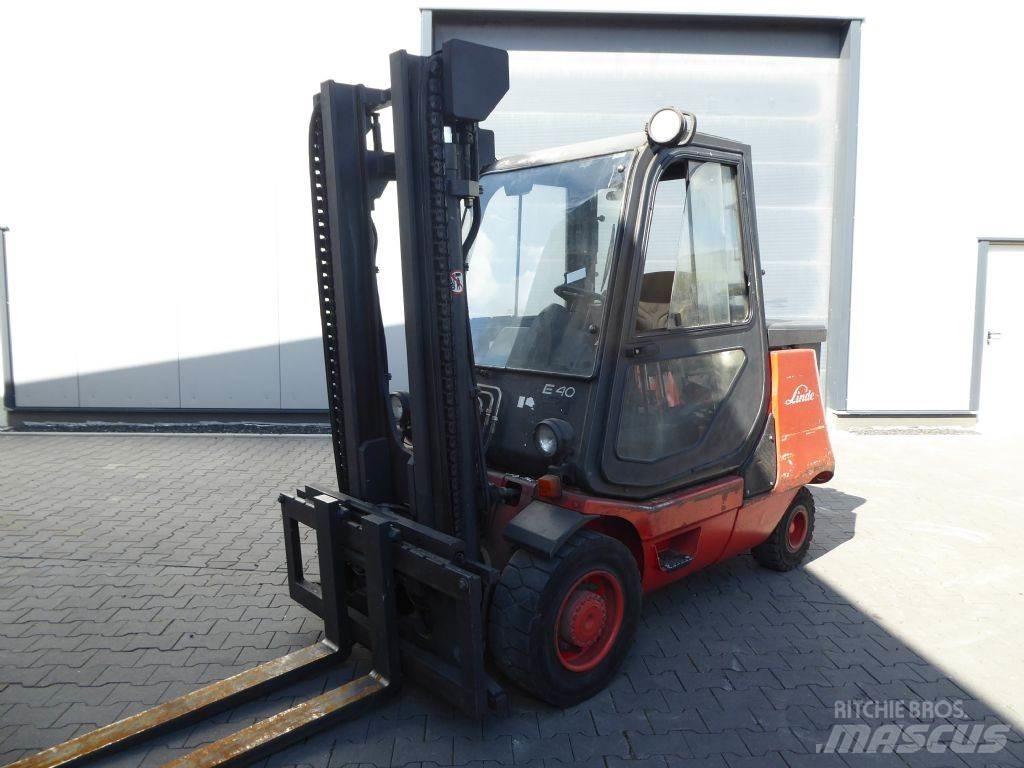 Linde E40P Elektromos targoncák