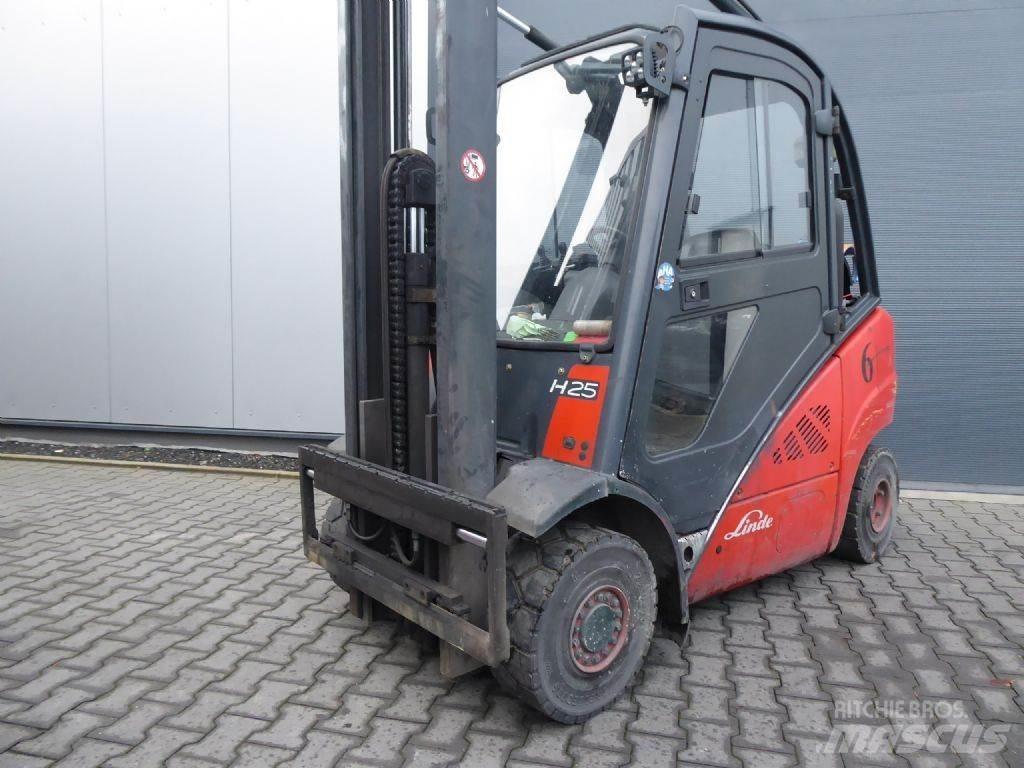 Linde H25T-01 Gázüzemű targoncák