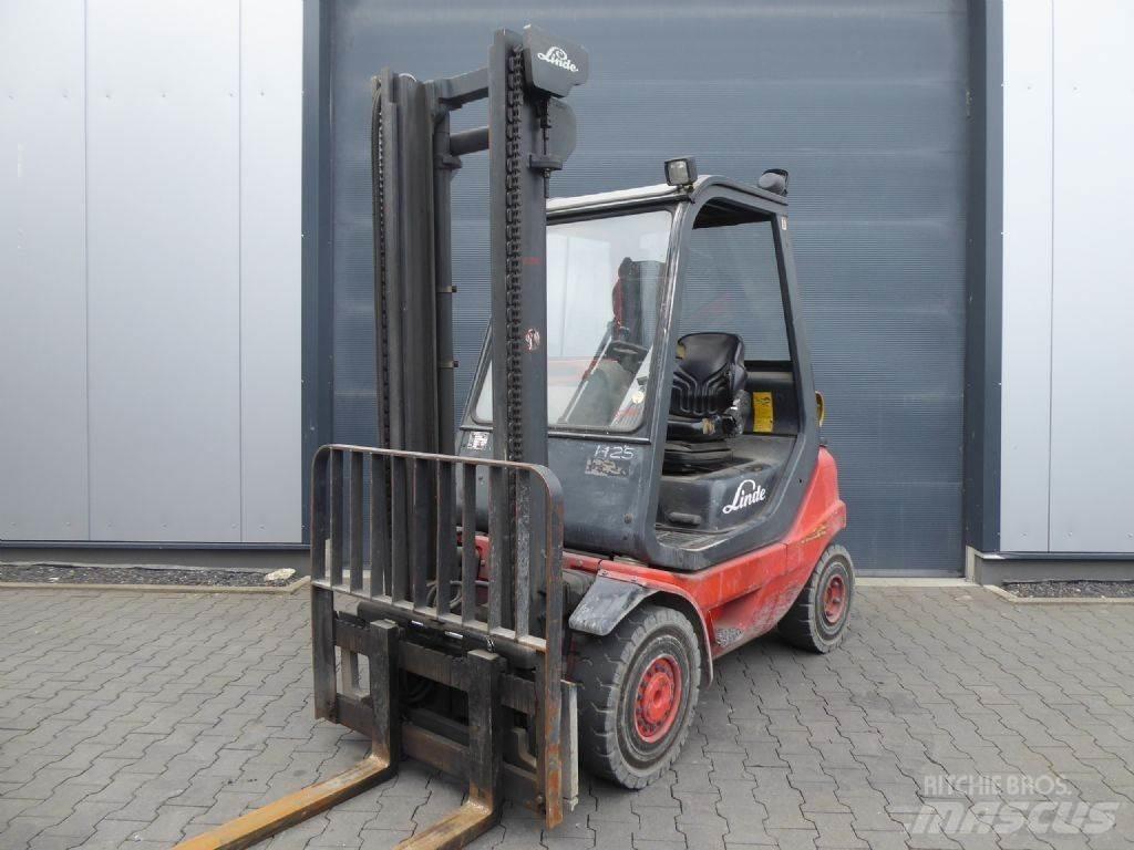 Linde H25T-03 Gázüzemű targoncák