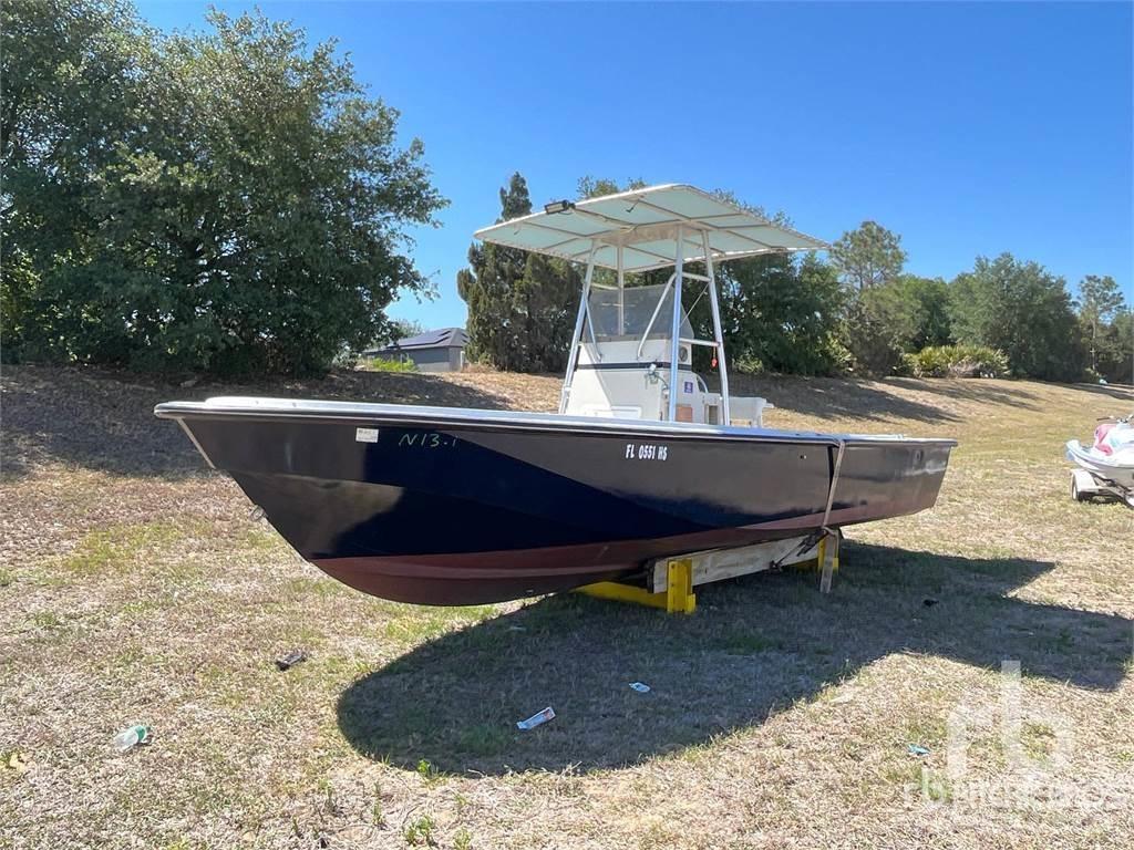  BOSTON WHALER munkacsónakok/uszályok