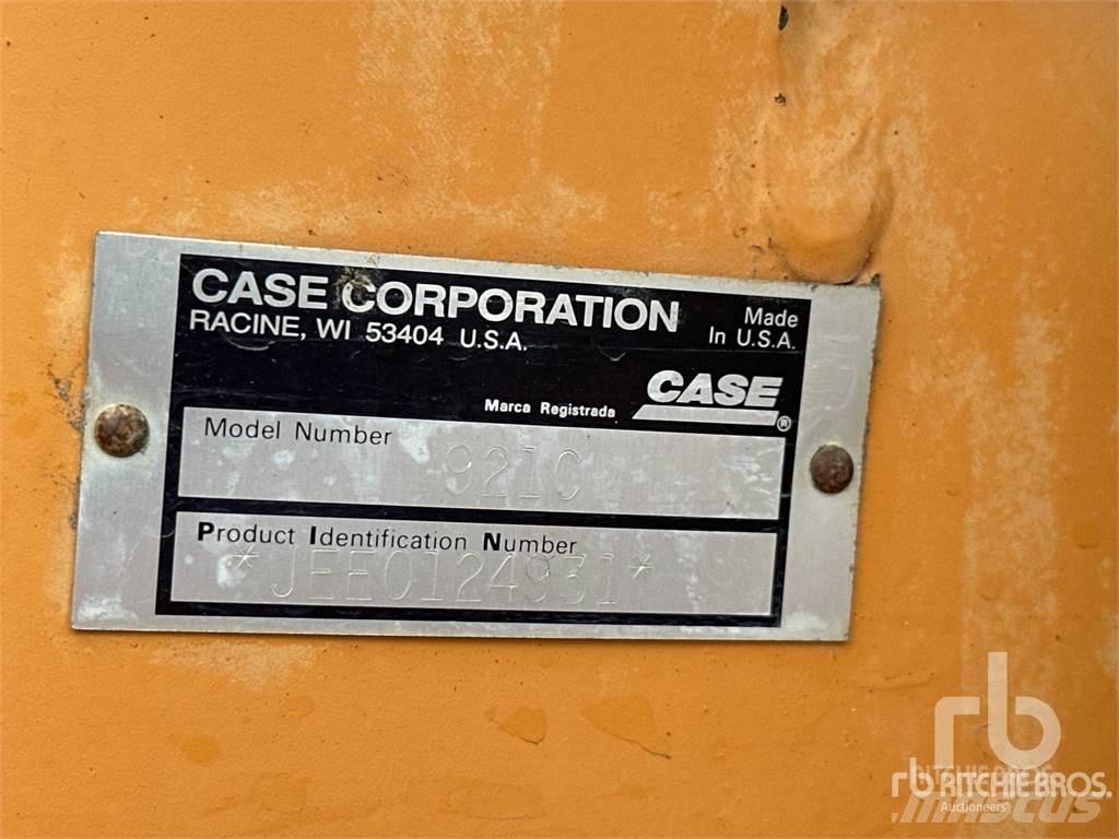 CASE 921C Gumikerekes homlokrakodók