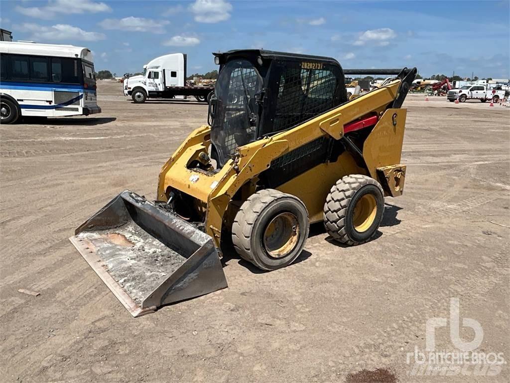 CAT 262D3 Kompaktrakodók