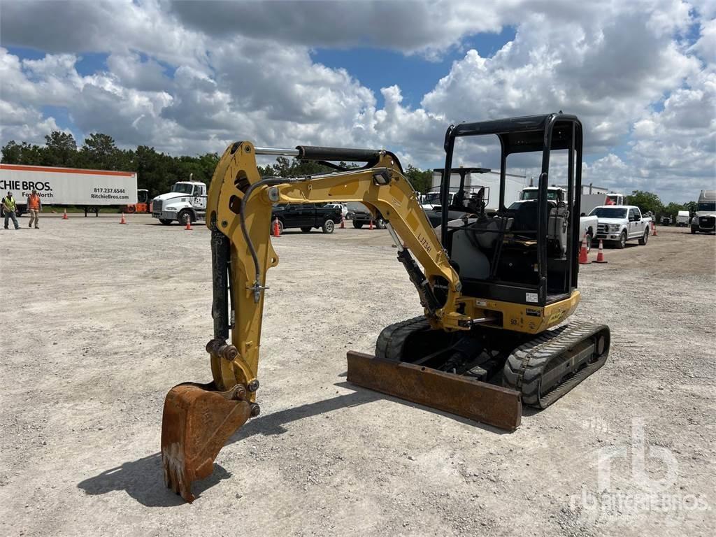 CAT 302.7DCR Mini kotrók < 7t