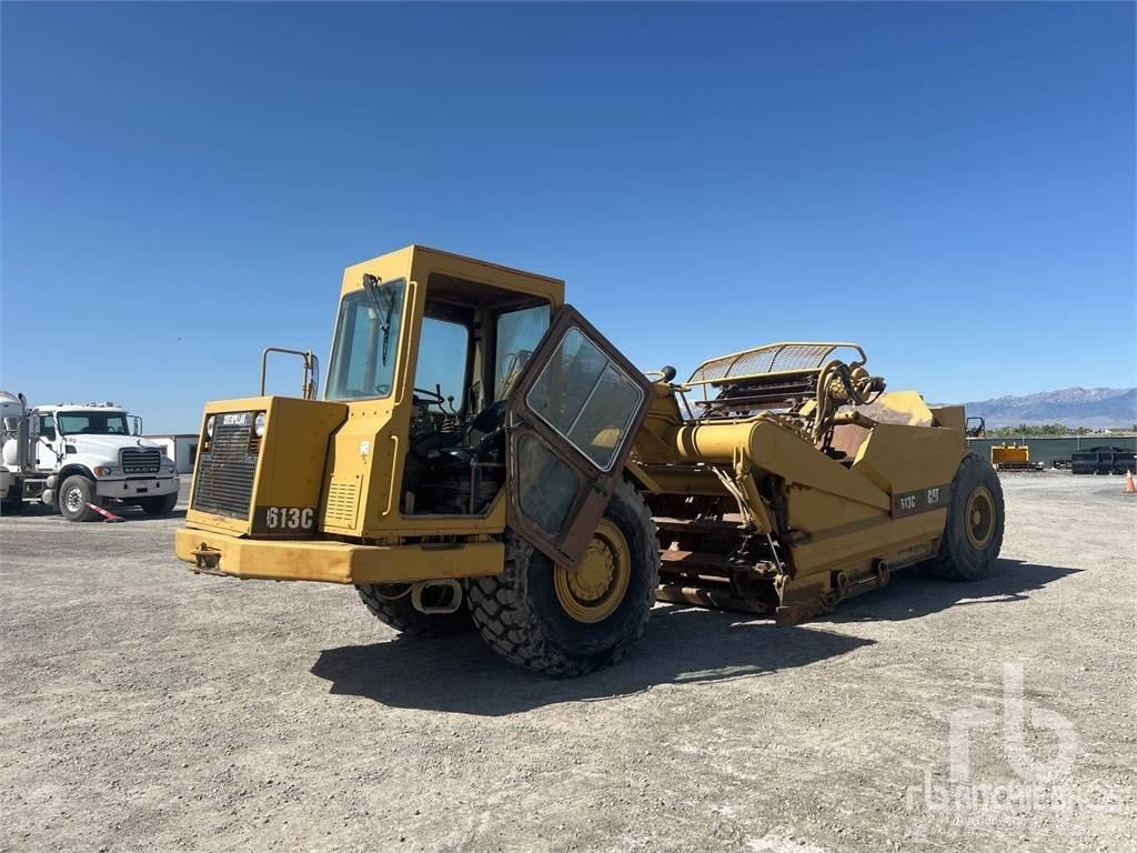 CAT 613C Földnyesők (szkréperek)