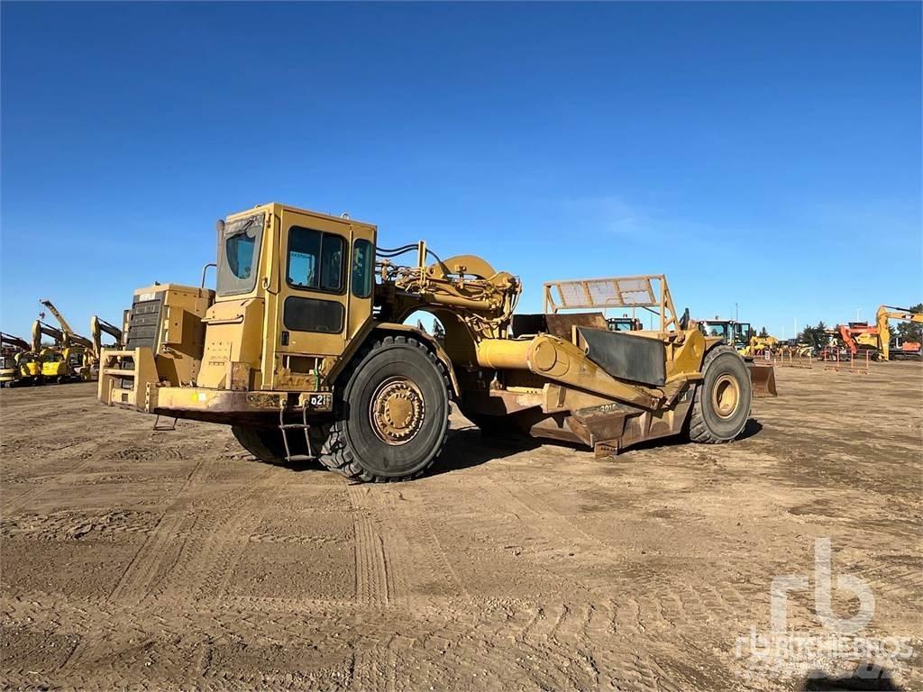 CAT 621F Földnyesők (szkréperek)