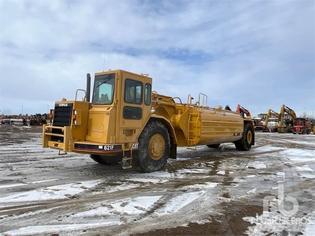 CAT 621F Vízszállító teherautók