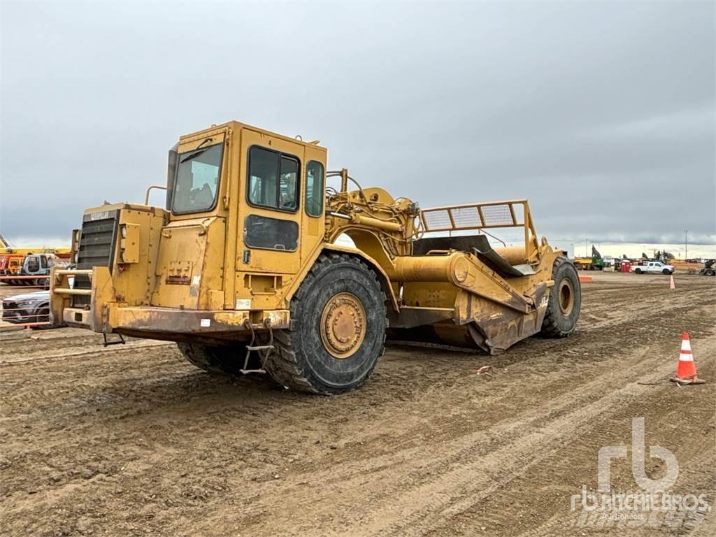 CAT 621F Földnyesők (szkréperek)