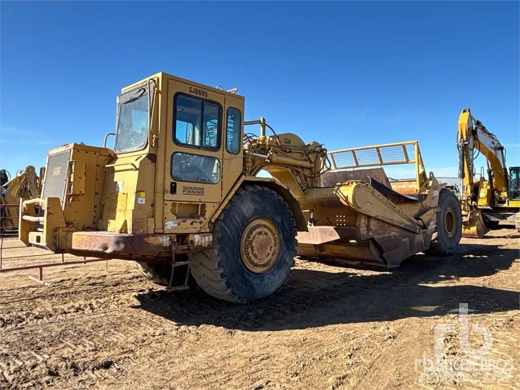 CAT 621F Földnyesők (szkréperek)