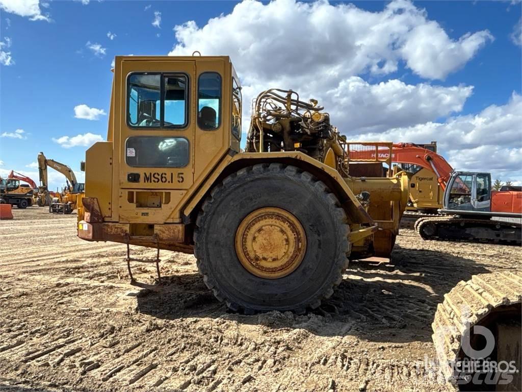 CAT 621G Földnyesők (szkréperek)