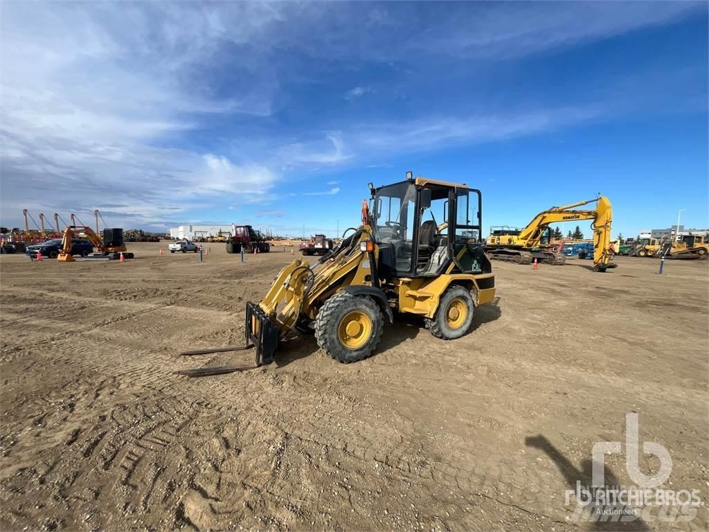 CAT 902 Gumikerekes homlokrakodók