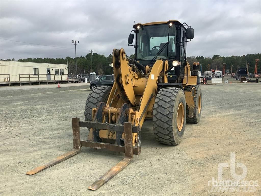 CAT 924K Gumikerekes homlokrakodók