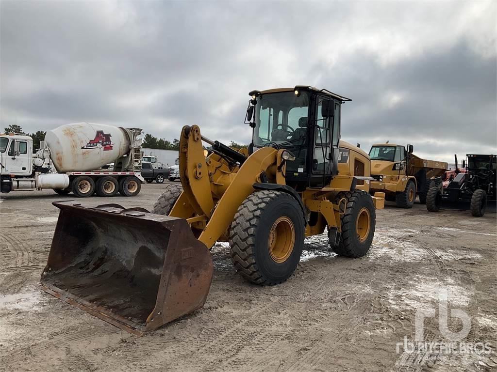 CAT 924K Gumikerekes homlokrakodók