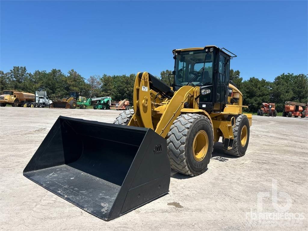 CAT 930M Gumikerekes homlokrakodók