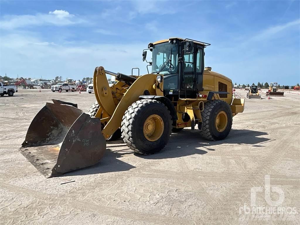CAT 938M Gumikerekes homlokrakodók