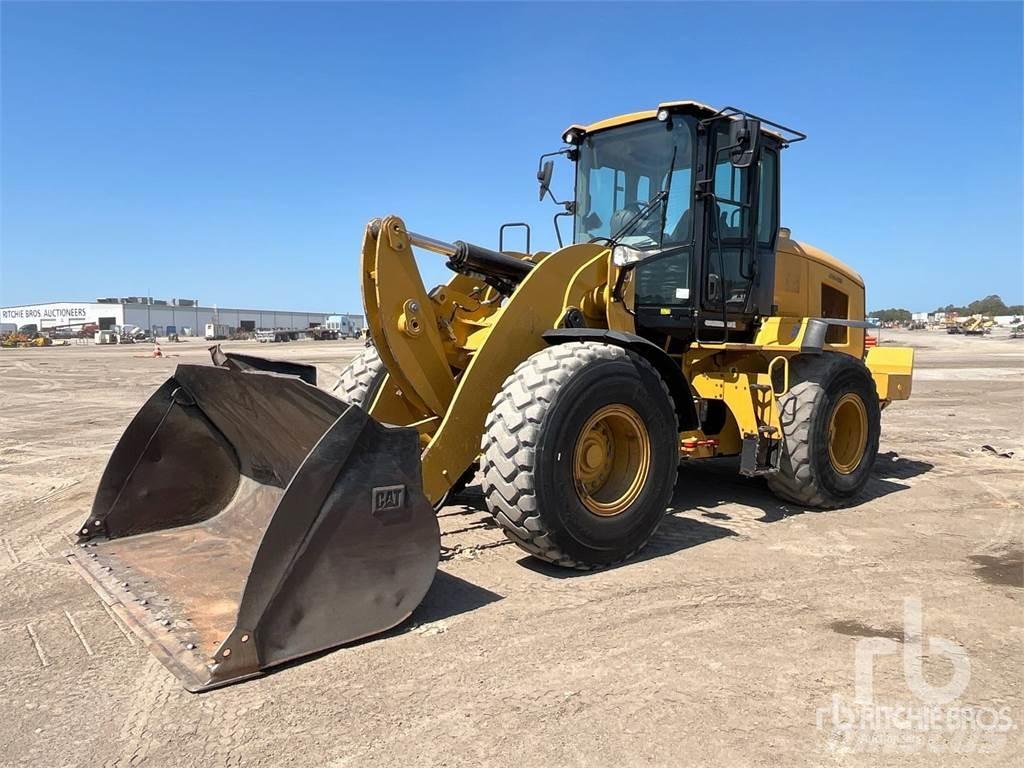 CAT 938M Gumikerekes homlokrakodók