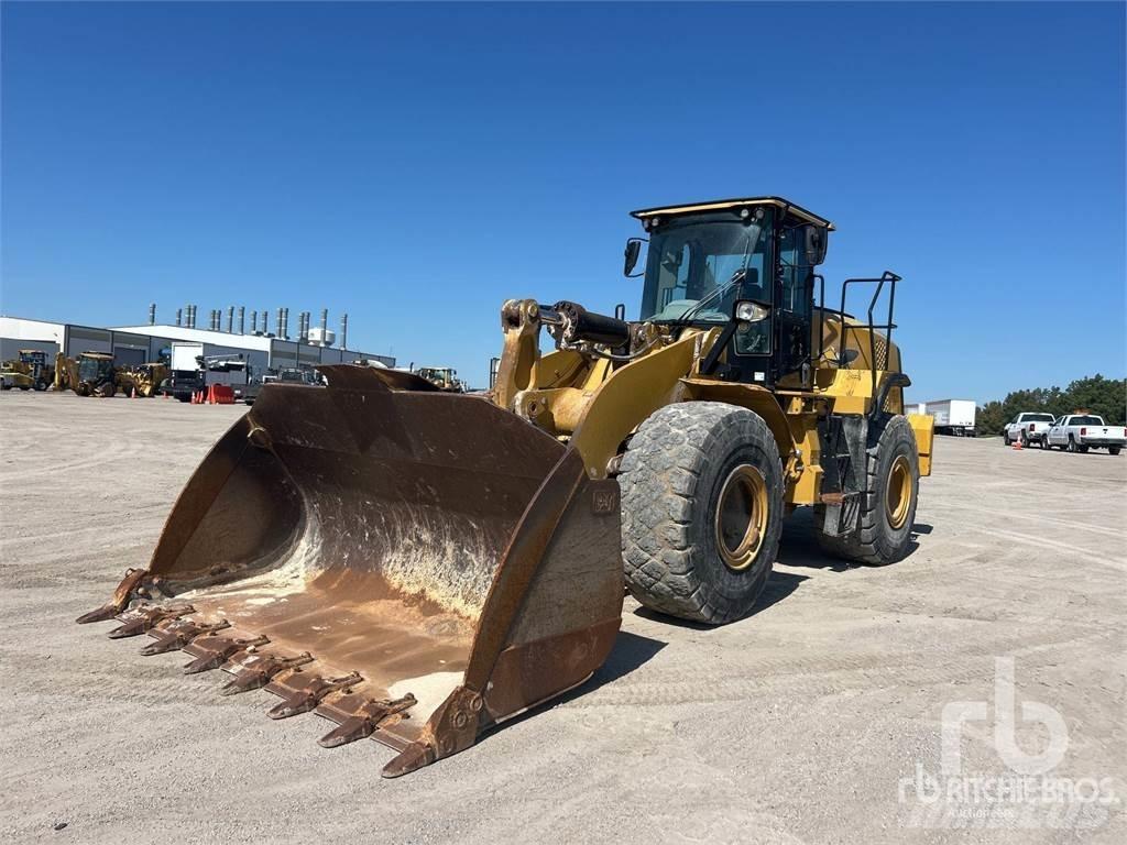 CAT 972M Gumikerekes homlokrakodók