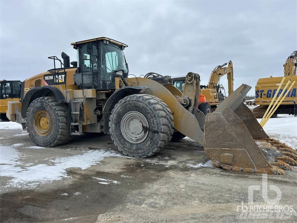 CAT 982M Gumikerekes homlokrakodók