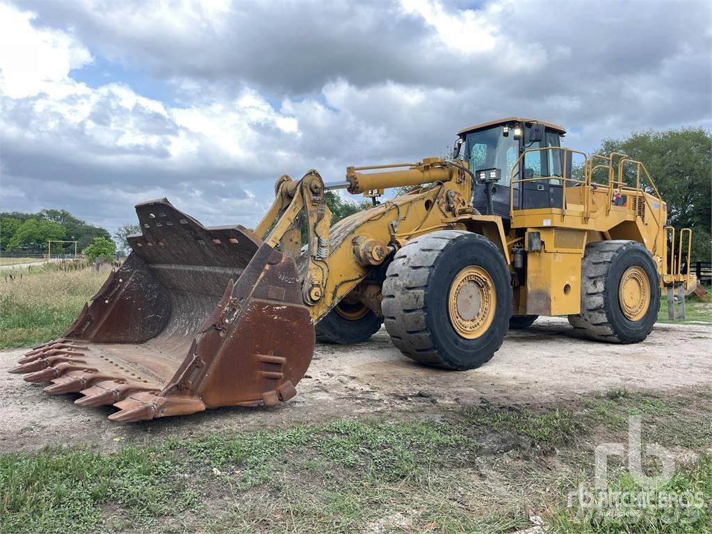 CAT 988H Gumikerekes homlokrakodók